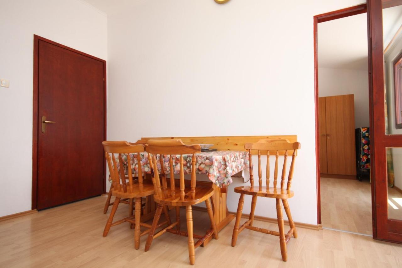 Apartments With A Parking Space Starigrad, Paklenica - 6431 المظهر الخارجي الصورة