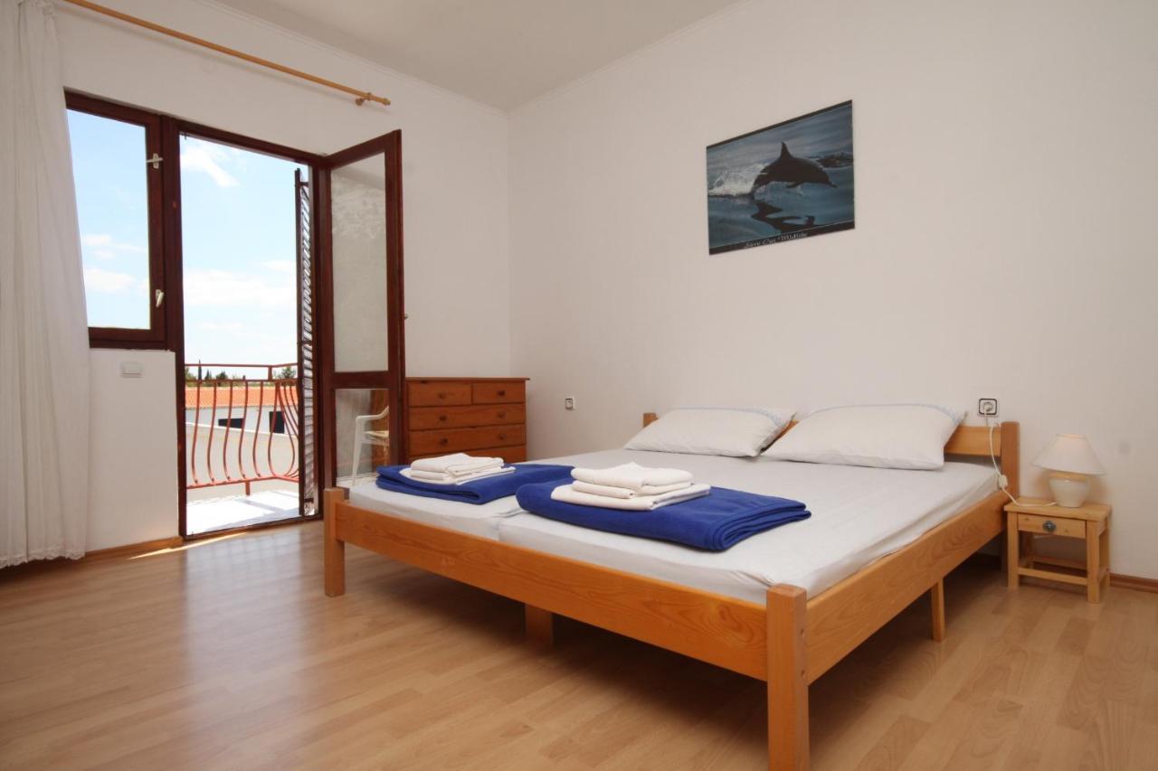 Apartments With A Parking Space Starigrad, Paklenica - 6431 المظهر الخارجي الصورة