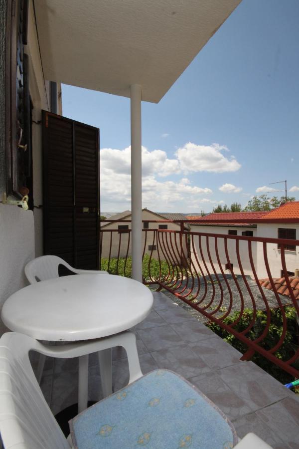 Apartments With A Parking Space Starigrad, Paklenica - 6431 المظهر الخارجي الصورة