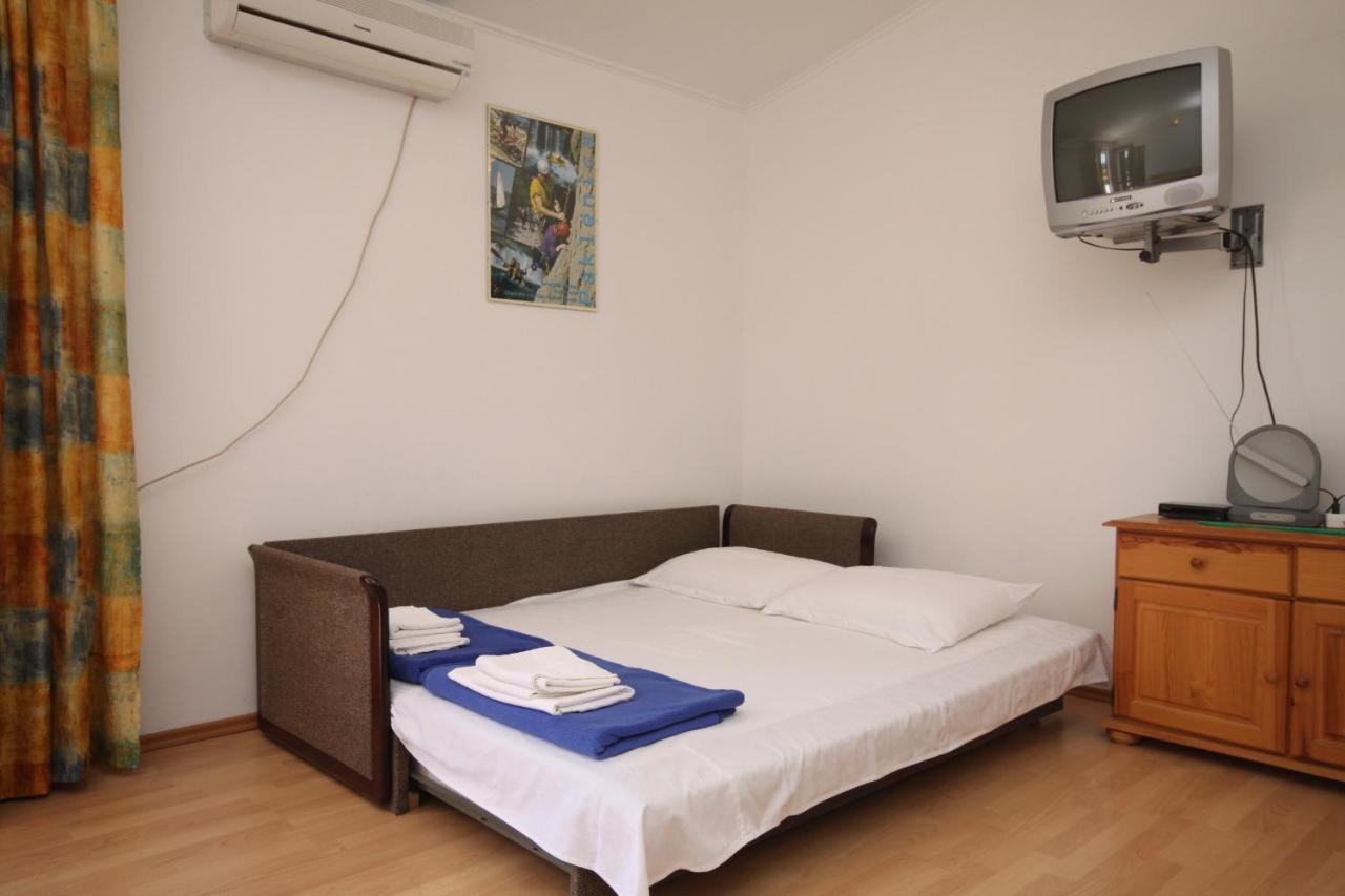 Apartments With A Parking Space Starigrad, Paklenica - 6431 المظهر الخارجي الصورة