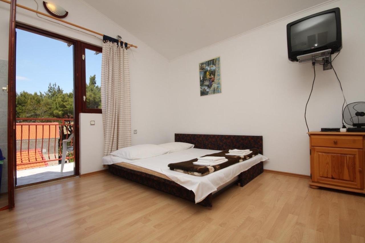 Apartments With A Parking Space Starigrad, Paklenica - 6431 المظهر الخارجي الصورة